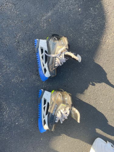 2021 Bauer Elite Hockey Goalie Skates Regular Width 6.5 (Used)