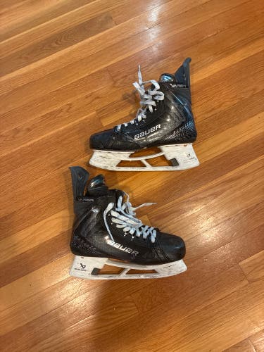 Fit 1 size 9 Bauer Vapor Flylite Hockey Skates (Used)