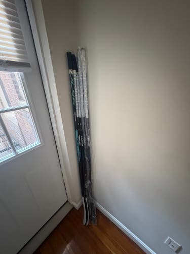 Senior Bauer Pulse Left Hand Hockey Stick P28 70 Flex (Used)