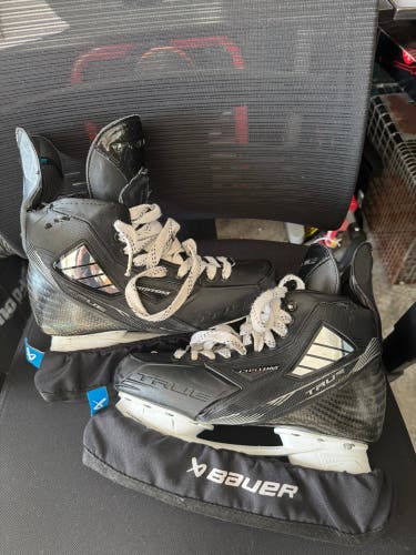 Black True Pro Custom Hockey Skates Pro Stock 9 (Used)