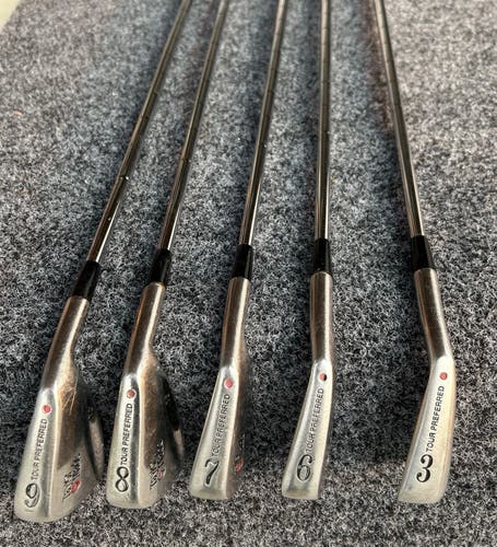 Men's Titleist Vintage Tour Model Right Handed Iron Set Stiff Flex 5 Pieces (Used)
