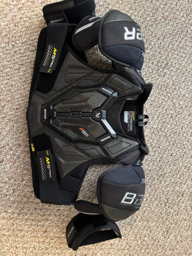 Medium Senior Bauer Supreme M5 Pro Shoulder Pads (New)