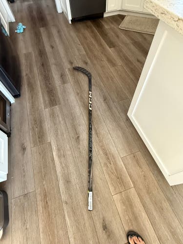 CCM JetSpeed FT7 Pro - Intermediate Right Handed Hockey Stick P29 55 Flex (New)