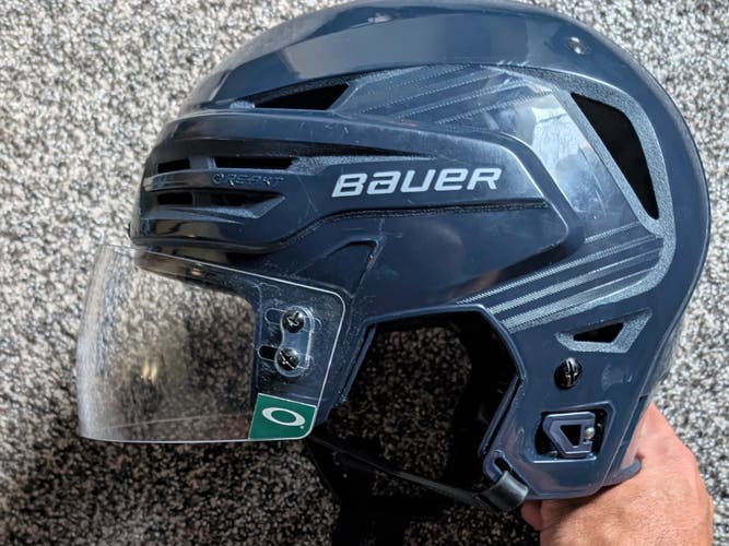 Large Bauer Re-Akt 90 Helmet with Visor