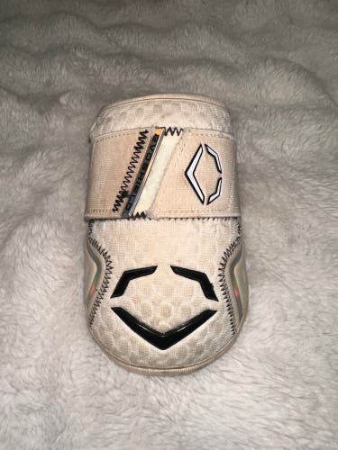 White Senior EvoShield Elbow Guard Elbow Protection (Used)