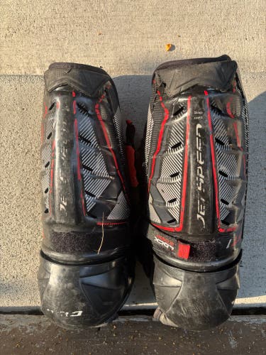 Youth CCM JetSpeed FT1 12" Shin Pads (Used)