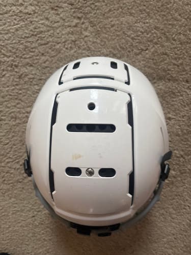 White Youth Medium Schutt F7 Helmet (Used)