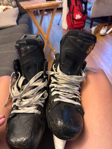 Black 2022 Bauer Supreme Mach Hockey Skates Regular Width Pro Stock 8.5 (Used)