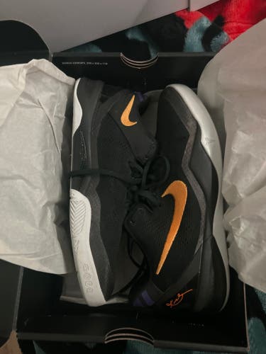 Kid's 7Y (Big Kids / Youth) Nike Kobe 8 Shoes (Used)