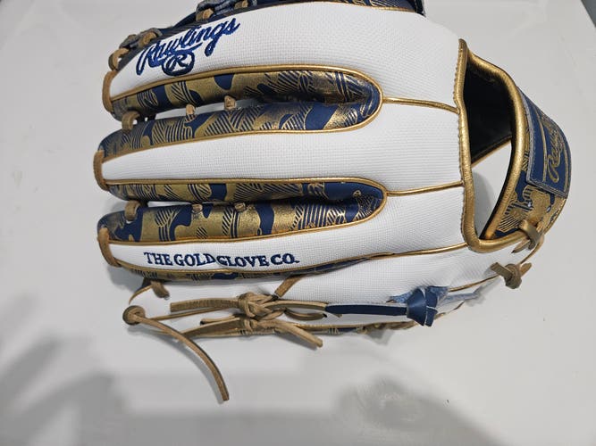 2025 Rawlings RH Outfield Heart of the Hide Baseball Glove 12.75" (New)