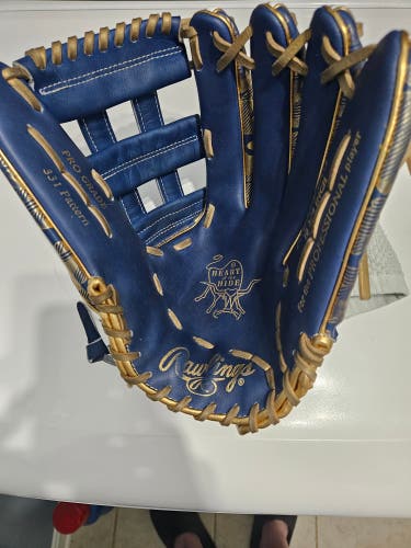 2025 Rawlings RH Outfield Heart of the Hide Baseball Glove 12.75" (New)