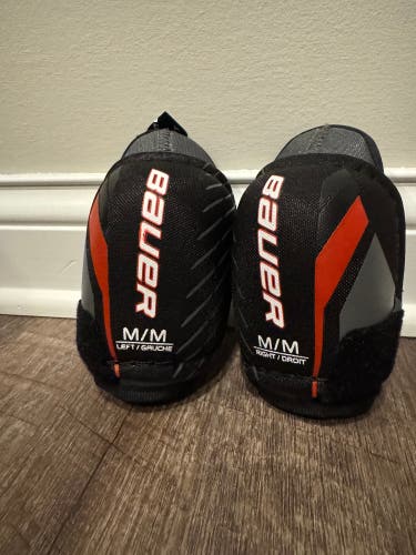 Bauer Lil’ Sport Youth Hockey Elbow Pads - Black (Size YTH M / Medium)
