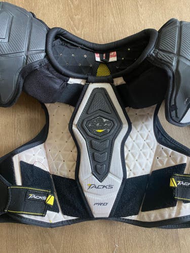Large Senior CCM Tacks Pro Shoulder Pads Pro Stock (Used)