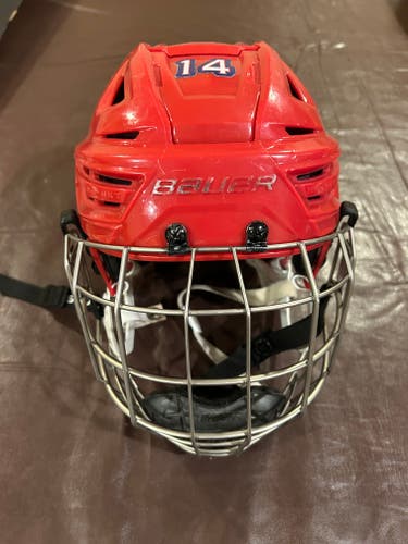 Small Bauer Re-Akt 150 Helmet (Used)
