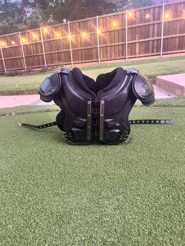 Medium Adult Xenith Velocity 2 Shoulder Pads (Used)