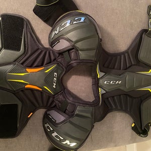 Men's Large Senior CCM Tacks 9080 Shoulder Pads (Used)