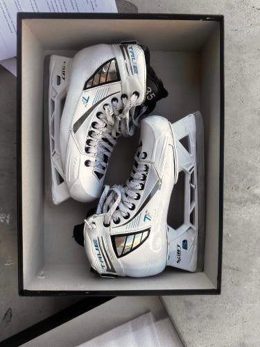 *2 for 1* True 2 Piece Hockey Goalie Skates Extra Wide Width 9 (Used)