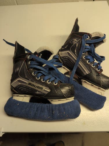 Bauer Hockey Skates Size 2 (Used)
