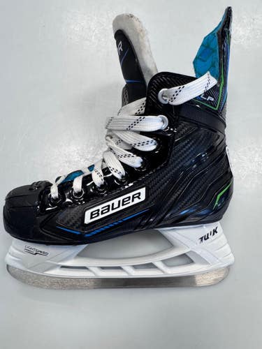 Used Bauer XLP Junior Hockey Skate Junior 01 11860-S000313504