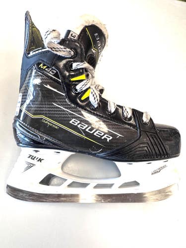 Used Bauer M40 Intermediate Hockey Skate Intermediate 3.5 11860-S000313484