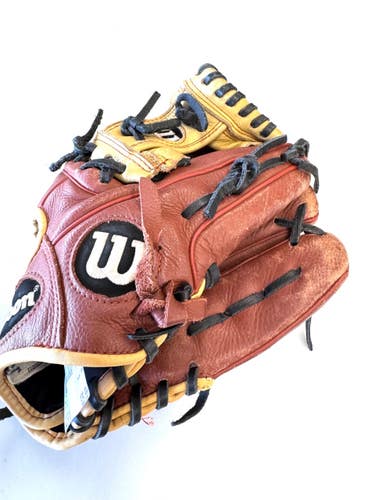 Used Wilson A55 BB/SB Glove RH Throw Brown 11" 11860-S000313486