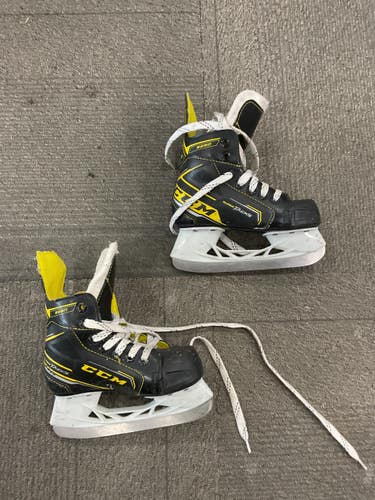 Used CCM SUPER TACKS 9350 Youth Hockey Skate Youth 11.0 11614-S000241736