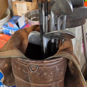 FULL SET VINTAGE EARLY GOLF SET 3 WOODS 8 IRONS PUTTER & BAG READY FOR DISPLAY