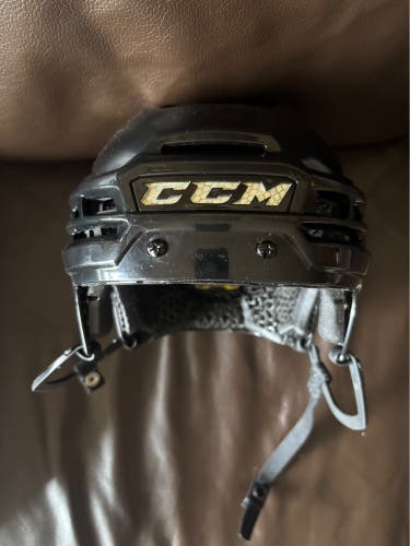 Medium CCM Super Tacks X Helmet (Used)