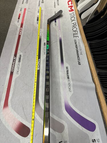 Senior Warrior Covert QR6 Pro Right Handed Hockey Stick W71 95 Flex (New)