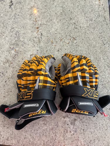 STX Surgeon RZR2 Lacrosse Gloves (New)