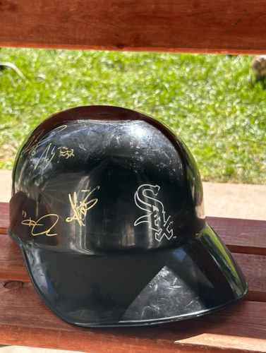 Chicago White Sox Autographed Baseball Helmet – Signed MLB Collectible
