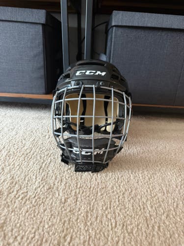 CCM Vector V08 Hockey Helmet Combo with FM06 Cage - Black (Size Small) -USED
