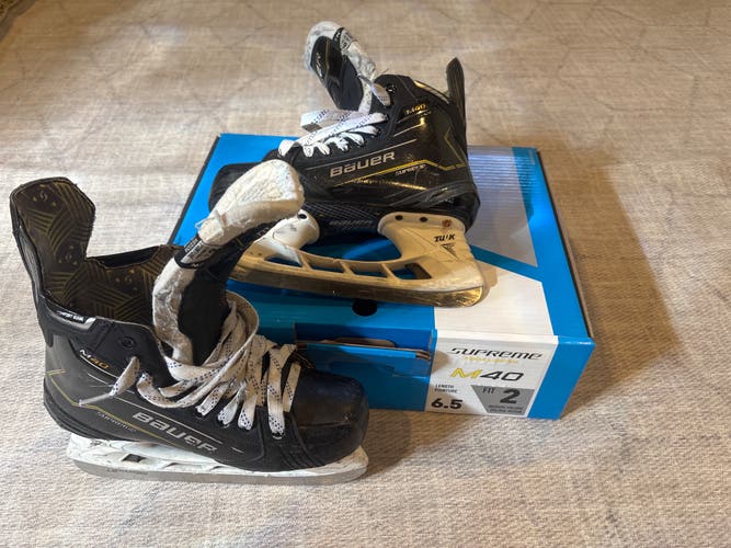 2024 Bauer Supreme M40 Hockey Skates Regular Width 6.5 (Used)