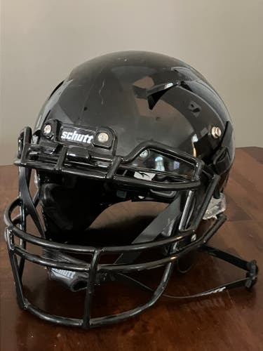 *local pick-up only* Youth Medium Black Schutt Vengeance A11 Helmet (Used)
