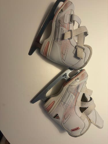Jackson Ultima Figure Skates Junior 8 (Used)