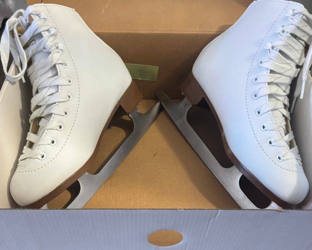 Figure Skates Junior 3 (Used)