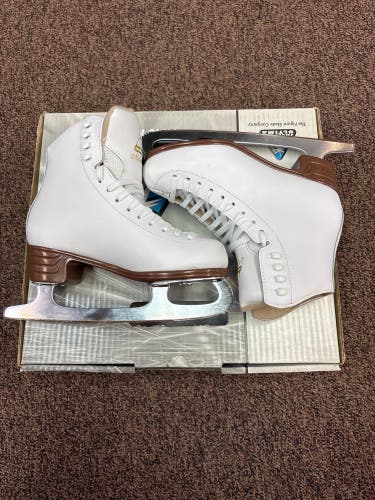 Jackson Mystique Figure Skates Size 4 (New)
