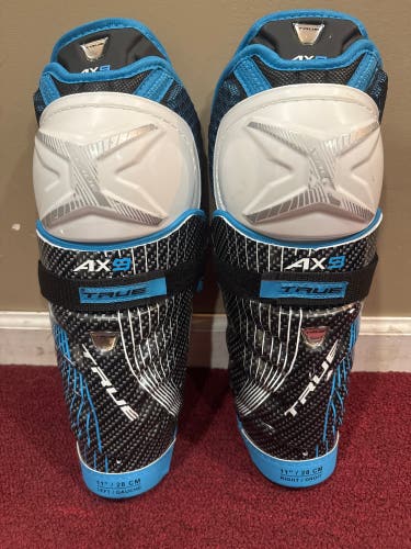 Junior True AX9 11" Shin Pads Item#TDA11