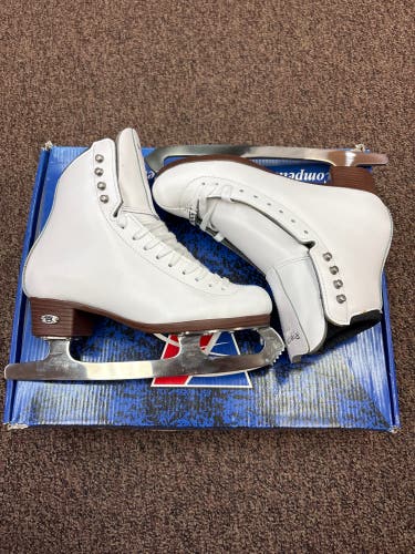 Riedell Diamond Figure Skates Size 4.5 (New)