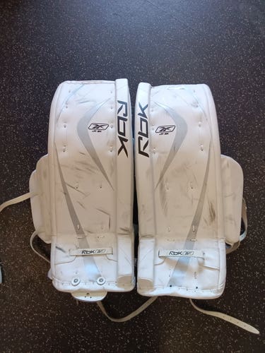 29" Reebok 6K Goalie Leg Pads (Used)