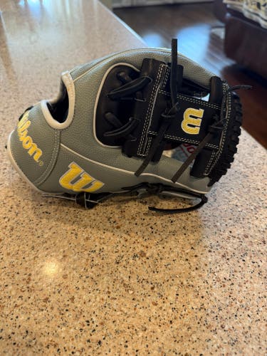 Wilson A2000 RH Infield Baseball Glove 11.5" (New)