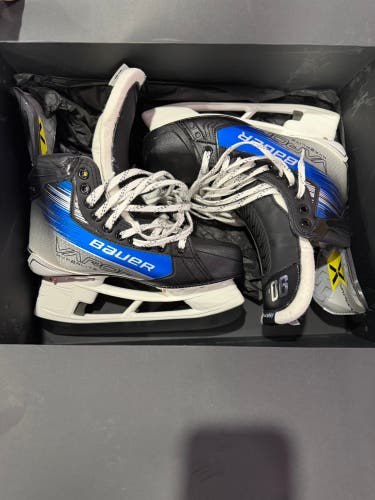 Blue 2023 Bauer Vapor Hyperlite 2 Hockey Skates Pro Stock 6.5 (New)