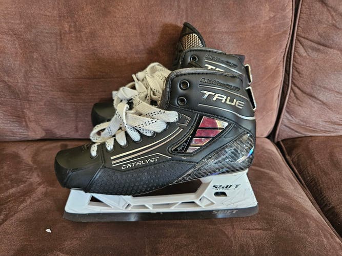 True Catalyst 9x4 Hockey Goalie Skates Wide Width 7.5 (Used)