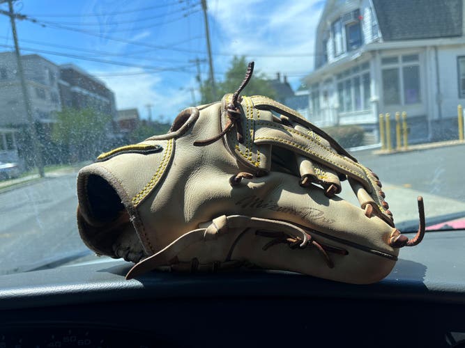 Mizuno Pro Limited Edition RH Infield Baseball Glove 11.75" (Used)