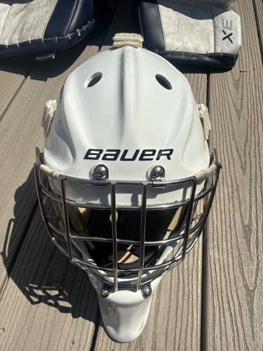 Senior Medium Bauer 960 Goalie Mask (Used)