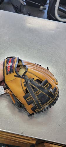 Used TBALL 9.5 BB/SB Glove RH Throw None 9 1/2" 11497-C000160353