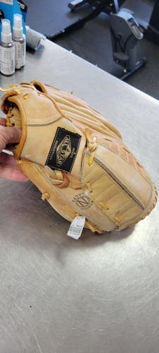 Used SOFTBALL 13 BB/SB Glove RH Throw None 13" 11497-C000160336