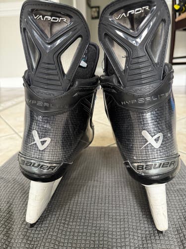 Pro Stock 2025 Bauer Vapor Hyperlite 2 Hockey Skates Regular Width Pro Stock 8 (Used)