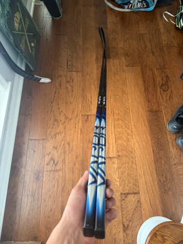 Intermediate Bauer Vapor Flylite Right Handed Hockey Stick P92 65 Flex (New)