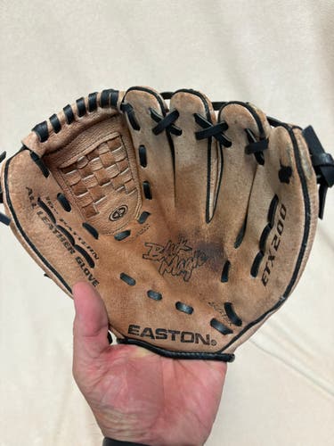 RH Easton Black Magic Series Baseball Glove 10" (Used)